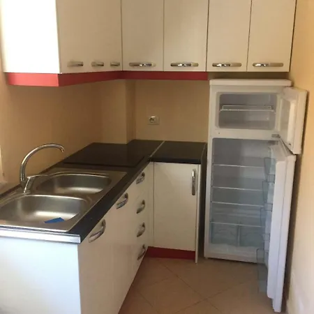 Kompleksi Bardh E Blu Guest house *